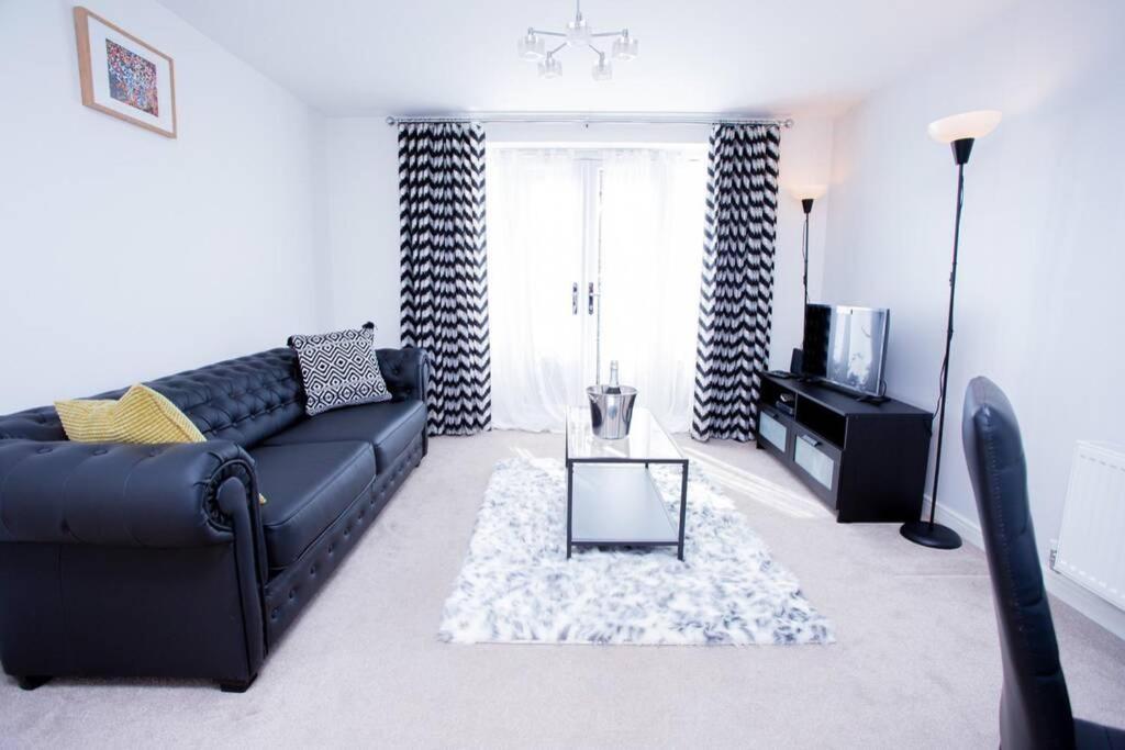 Mills Apartment - Two bedroom en-suite apartment Northampton Eksteriør billede