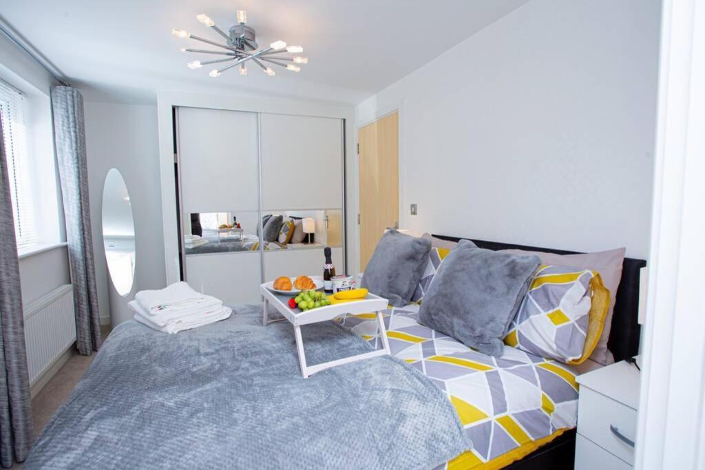 Mills Apartment - Two bedroom en-suite apartment Northampton Eksteriør billede